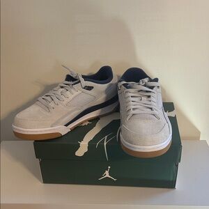 Jordan Flight Court size 9 in men’s